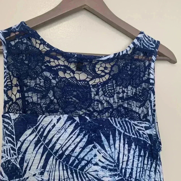 Cable & Gauge summer,  lightweight and airy tunic with lace cut out at the back - Picture 7 of 7